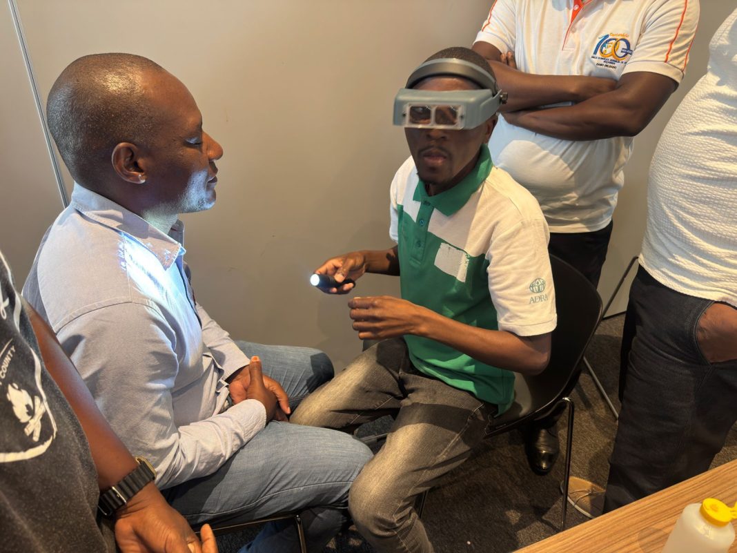 Técnicos de saúde treinados no combate tracoma em Nampula