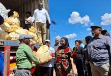 Deputados respondem ao apelo lançado pelo governador de Nampula e “levam” 60 toneladas de produtos diversos para deslocados em Alua