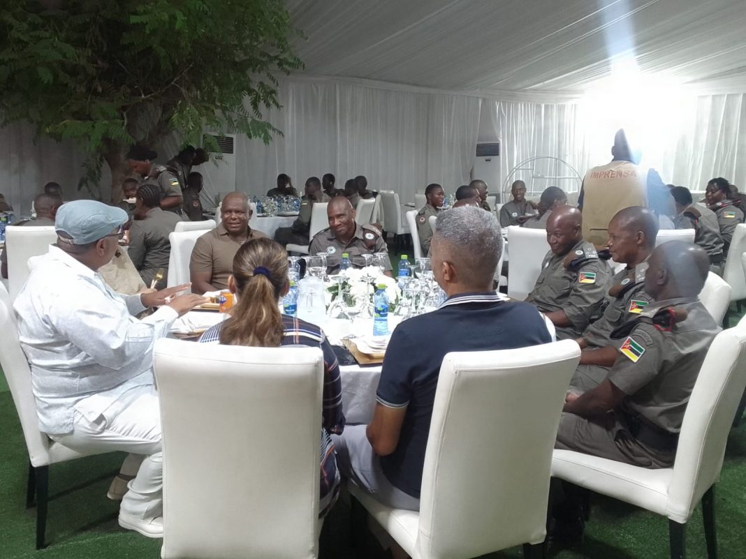 Tio Salim dedica a última noite de 2025 a força que o protege