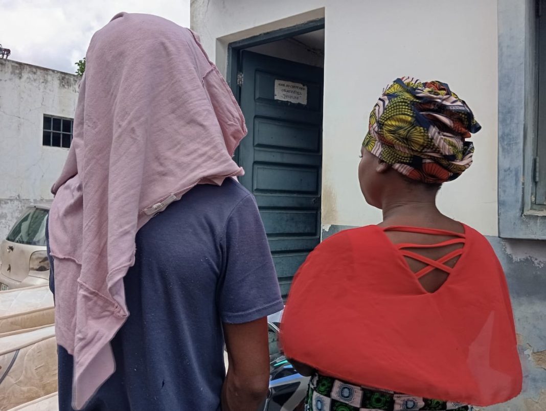 Burla de perto de 400 mil meticais leva mãe e amigo do seu filho aos calabouços Burla de perto de 400 mil meticais leva mãe e amigo do seu filho aos calabouços