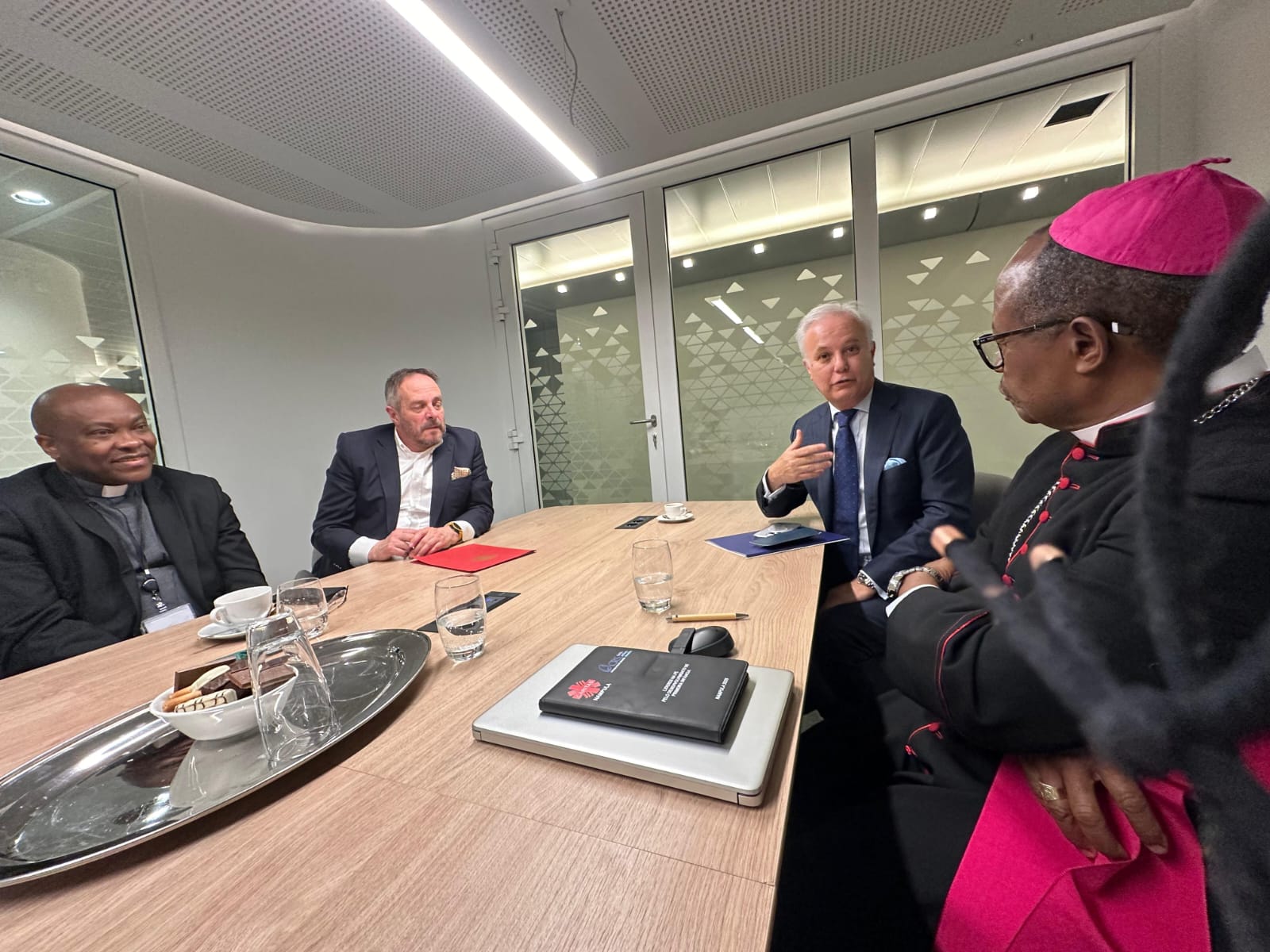 Dom Inácio Saure pede a Bruxelas para pressionar multinacionais a formar e contratar jovens de Cabo Delgado