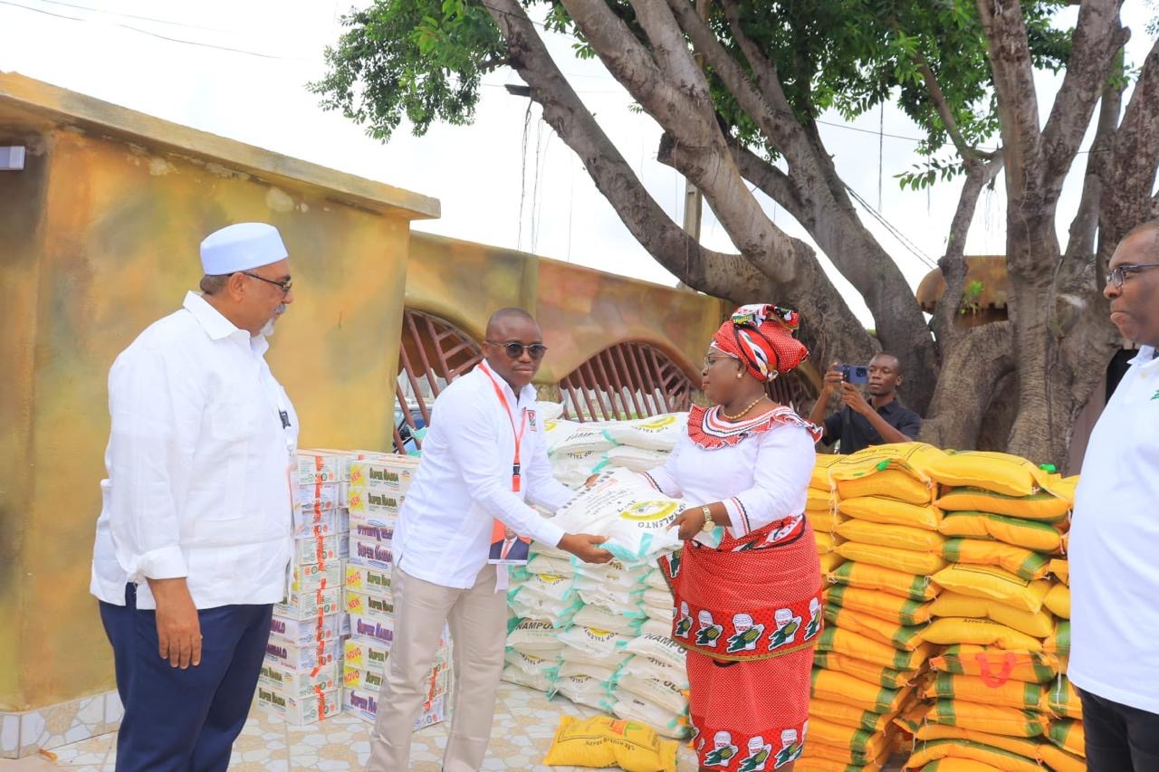 Membros do CC da FRELIMO residentes em Nampula oferecem apoio a vítimas do terrorismo e inundações 