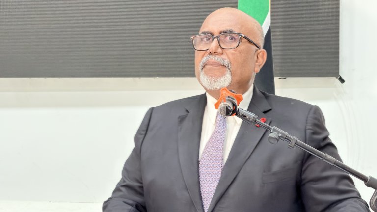 Governador de Nampula rende homenagem aos médicos da província e reconhece a dedicação diante dos desafios do dia-a-dia