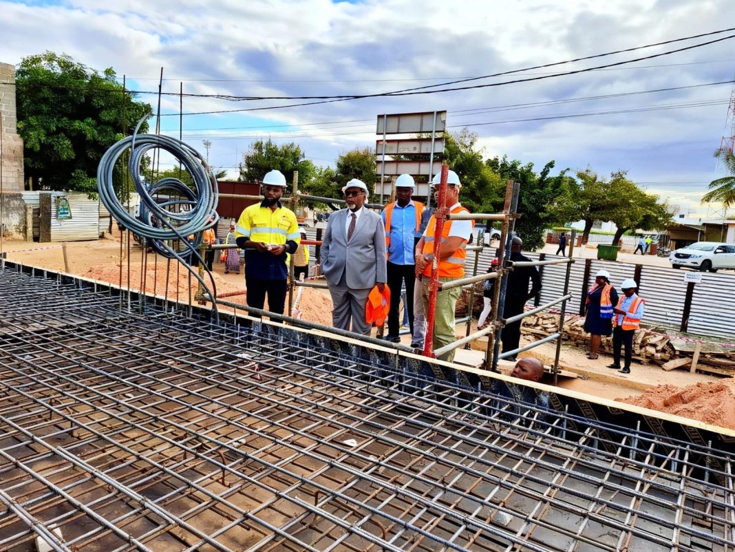 Governador de Nampula “aperta” ADIN para colocar ritmo nas obras da sua sede Governador de Nampula “aperta” ADIN para colocar ritmo nas obras da sua sede