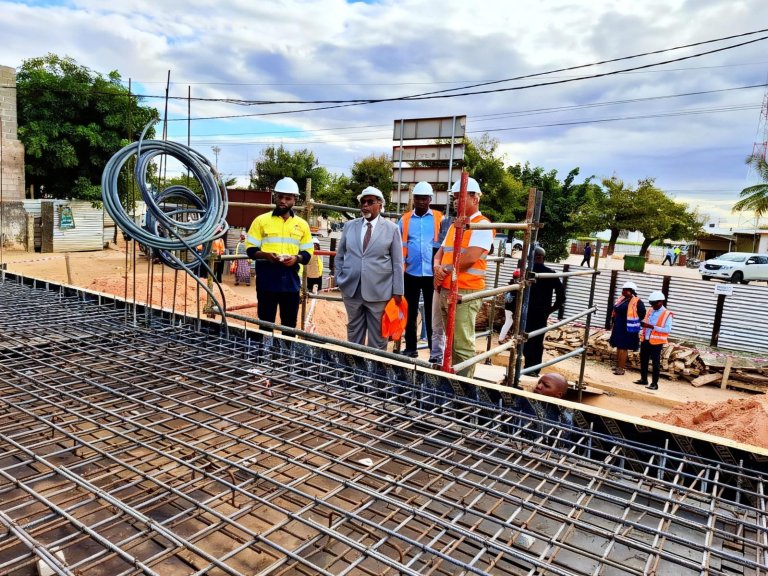 Governador de Nampula “aperta” ADIN para colocar ritmo nas obras da sua sede