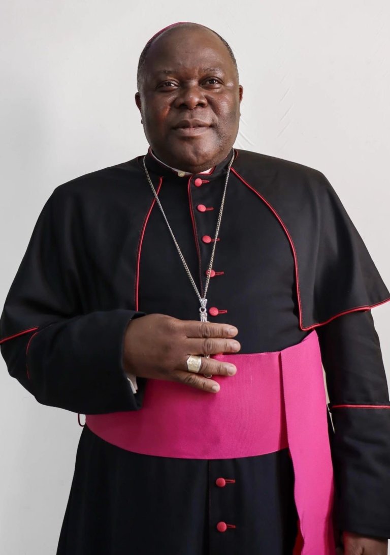 Governador de Nampula lamenta morte de Dom Osório Citora