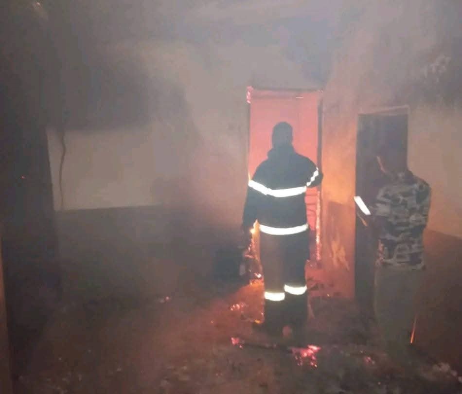 Gasolina mal conservada provoca incêndio em Alto Molócuè Gasolina mal conservada provoca incêndio em Alto Molócuè