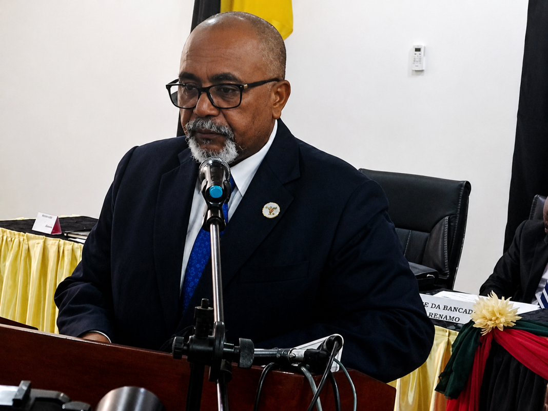 Governador de Nampula assegura que reajuste de tarifas garante continuidade do serviço de transporte