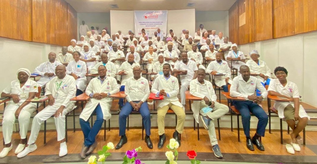 HCN exige prioridade total ao paciente e desencoraja acumulação com docência HCN exige prioridade total ao paciente e desencoraja acumulação com docência