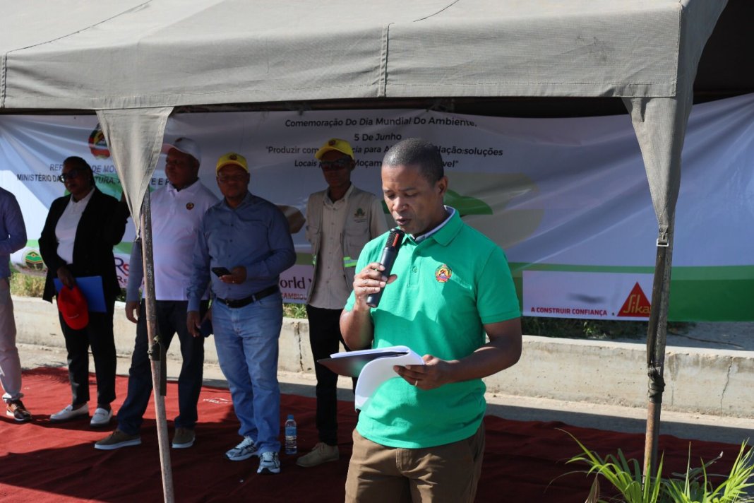 Moçambique necessita de 38 mil milhões de dólares para financiar acções de combate às mudanças climáticas Moçambique necessita de 38 mil milhões de dólares para financiar acções de combate às mudanças climáticas
