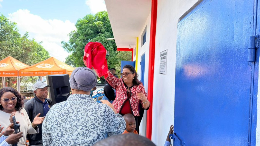 Nazira Abdula inaugura Escola Comunitária do Bairro Minhewene, em Nacala