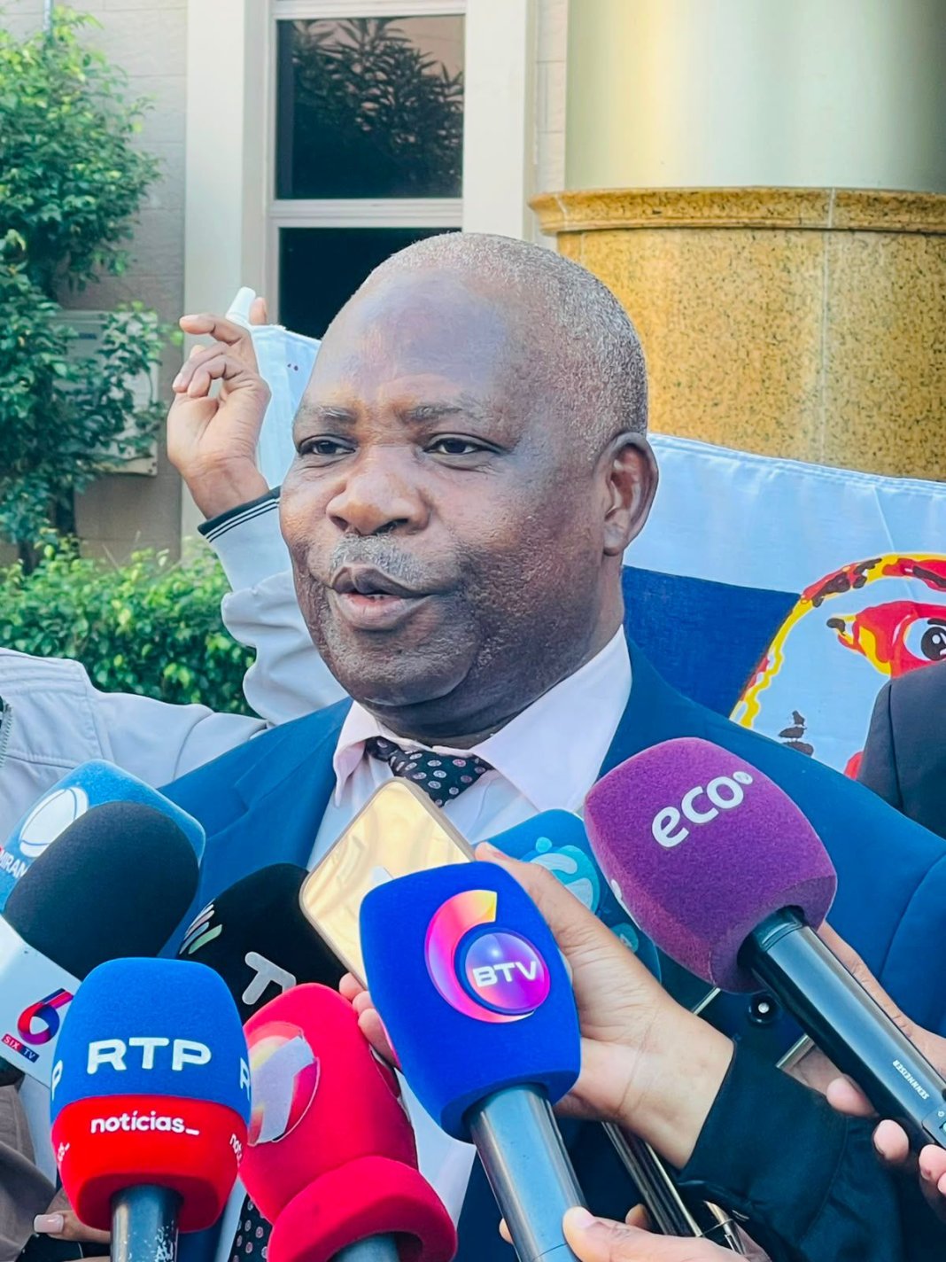 Outra vez Muchanga? Antigo deputado da Renamo volta a levar o seu partido ao tribunal Outra vez Muchanga? Antigo deputado da Renamo volta a levar o seu partido ao tribunal