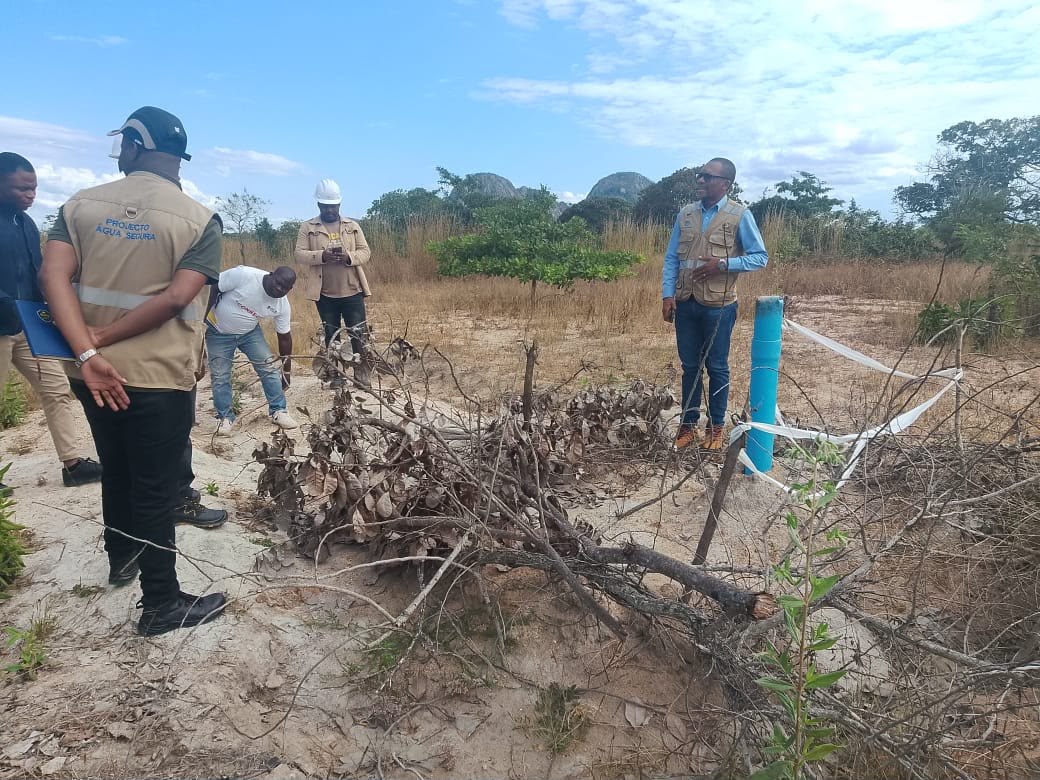 Autarquia de Nampula quer recuperar todos os furos de água de Napipine para aliviar crise de abastecimento Autarquia de Nampula quer recuperar todos os furos de água de Napipine para aliviar crise de abastecimento