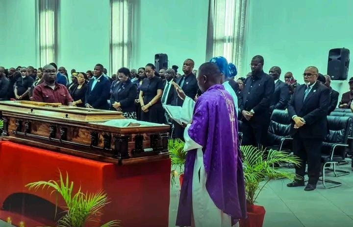 Governador de Nampula presta tributo a Adolfo Absalão Siueia e apela à preservação do seu legado