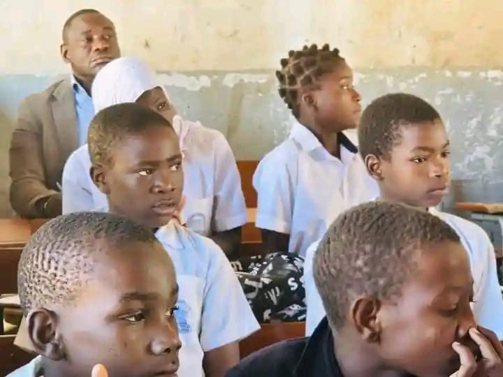 William Tunzine intensifica supervisão pedagógica e desafia escolas de Mogovolas a elevar qualidade do ensino William Tunzine intensifica supervisão pedagógica e desafia escolas de Mogovolas a elevar qualidade do ensino