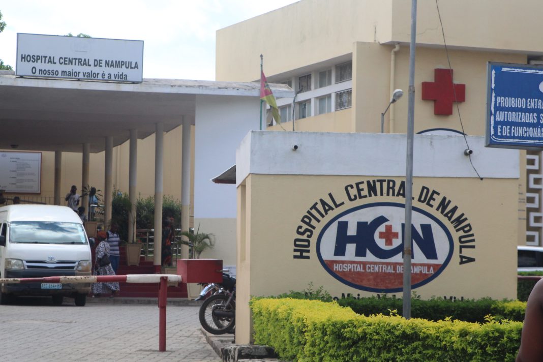 “Bolada” de sangue no HCN leva aos calabouços técnico do banco de Sangue “Bolada” de sangue no HCN leva aos calabouços técnico do banco de Sangue