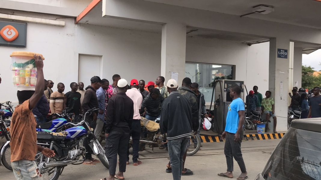 Nasce novo modelo de venda ilegal de combustível em Nampula Nasce novo modelo de venda ilegal de combustível em Nampula