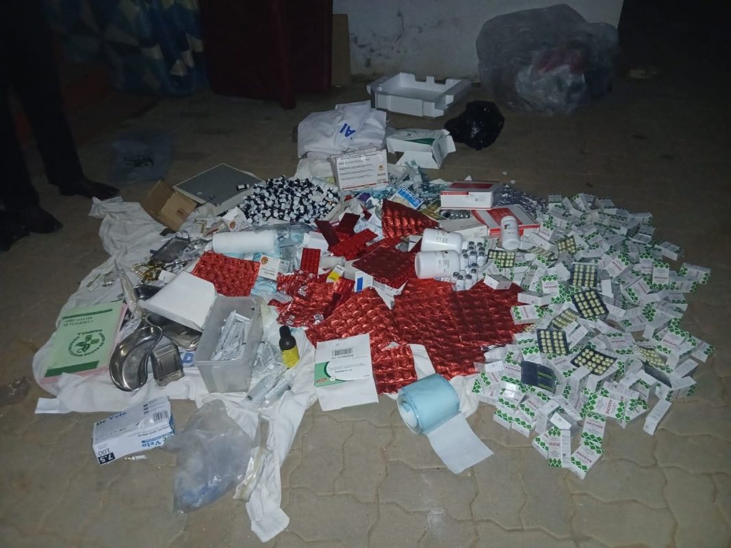 ANARME recupera medicamentos e materiais médicos pertencentes ao Estado numa clínica privada em Nampula ANARME recupera medicamentos e materiais médicos pertencentes ao Estado numa clínica privada em Nampula