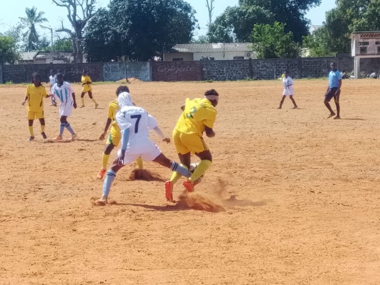 Selecção feminina de futebol 11 de Nampula vence Zambézia por 2-1