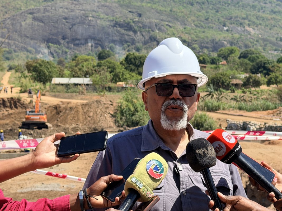 Governador de Nampula exige qualidade e celeridade nas obras de construção das pontes da estrada Ribáuè-Lalaua Governador de Nampula exige qualidade e celeridade nas obras de construção das pontes da estrada Ribáuè-Lalaua