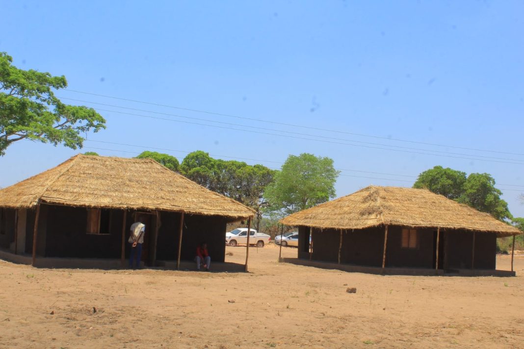 Liupo projecta construir 286 casas para professores em quatro localidades Liupo projecta construir 286 casas para professores em quatro localidades