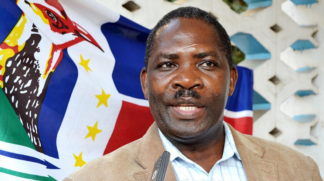 RENAMO expulsa António Muchanga por 13 votos contra dois RENAMO expulsa António Muchanga por 13 votos contra dois