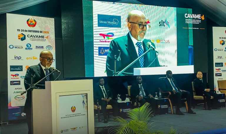 Segundo o governador de Nampula: Realização de grandes encontros nacionais fora de Maputo é também manifestação da descentralização no modelo defendido por Chapo