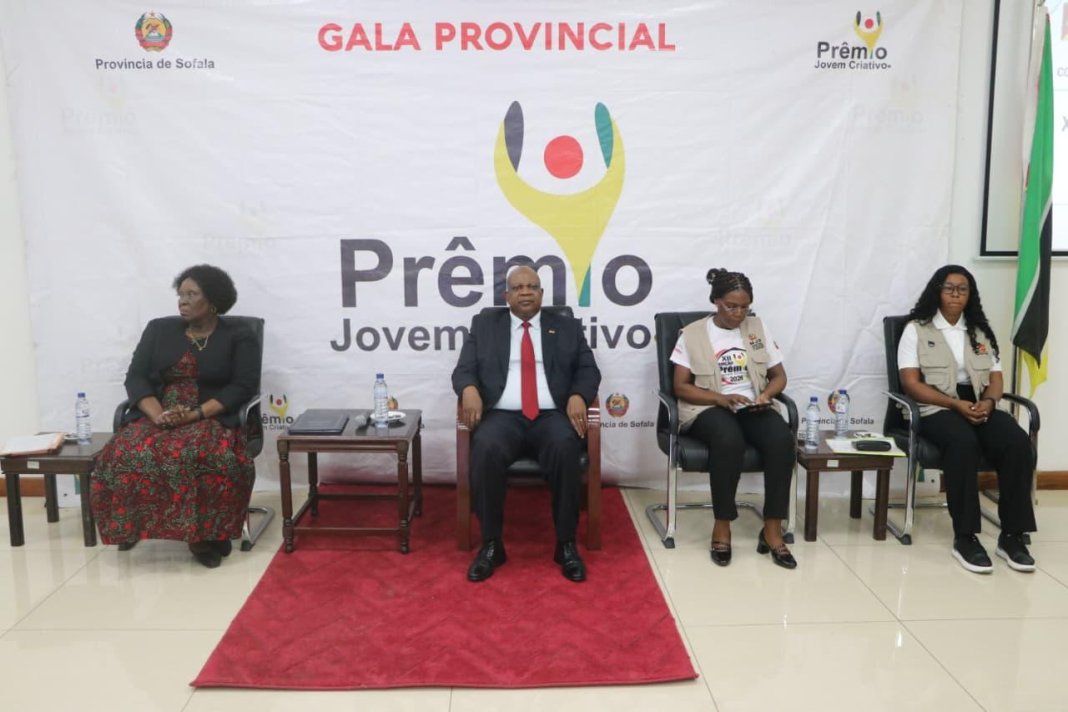 XII Gala Provincial do Prémio Jovem Criativo selecciona 15 jovens para fase nacional XII Gala Provincial do Prémio Jovem Criativo selecciona 15 jovens para fase nacional